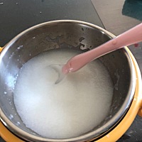 不知道宝宝辅食吃什么，现在五个月了