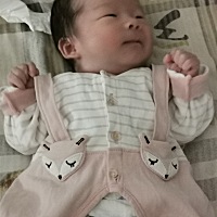 是饿俺婆婆还对给他能奶粉，他喝过奶粉就睡了，俺婆婆讲我喂母乳不管用叫我给他掐了，可我想在给他吃到...
