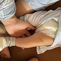 40天宝宝小腿这样正常吗