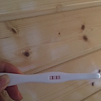 姐妹们大家帮我看一下，月经才超一天