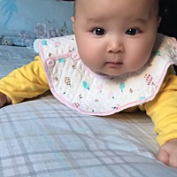 宝宝马上四个月了，最近头发掉的严重，发际线直接掉光了，哪位宝妈知道怎么办，或者什么洗头膏好，在线...