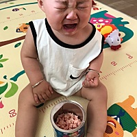 给我两颗，生气气……我想要整罐的