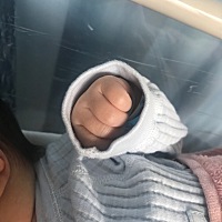 5.21晚上5点左右见红，早上八点半左右肚子很疼10点左右住院检查开1指，之后没怎么疼了，晚上十一点半破...