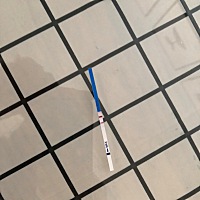 5.1来的例假，今天测出来的，怀孕了吗？