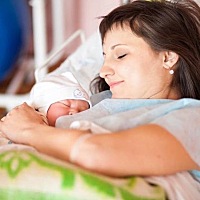 妈妈断奶以后一定要排残乳，不然的话，乳房会面临各种各样的问题，甚至可能会癌变。 这，是真的吗？  首...