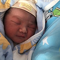 剖宫产米奇一枚、8斤6两