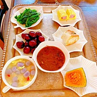 1、猪肝适合在早上、中午食用。 2、鸡蛋蛋黄中的铁质对贫血的产妇有疗效。 3、莲藕排骨汤可治疗坐月子期...