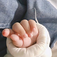 我真的要气死了 我家宝宝纯母乳喂养 但是我连75B的内衣穿着都大 哪个地方都找了就是没有A罩杯的哺乳内衣...