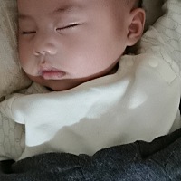 宝宝的头一则出生时候顺产挤压的水肿，现在变硬了，46天还没有吸收，怎么办？有点担心，圈子有遇到过这...
