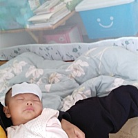 三个月零几天就发烧，真是担心受怕。中午到下午一直睡，我就感觉不对劲，平时我掌握的规律不是不不是这...