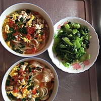 坐月子第26天，谢谢婆婆的辛苦照顾，每天五顿餐，早上五点多早餐，上午九点多加餐，中午12点午餐，下午...