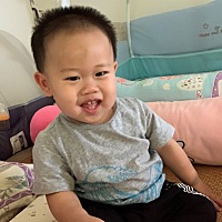 陪小子过的第二个儿童节。姐姐的第九个儿童节。 小时候总想着早点长大，长大之后又想念回不去的童年。