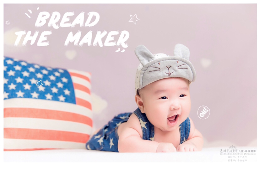 上周带宝宝去拍了100天纪念照片，摄影师当天给了我们两张照片，剩下的这周去选。希望都拍得好看