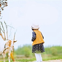 抽动症，简单去理解，就是由注意力不集中逐渐发展而成，任督二脉连接不畅所致。所有的抽动症基本上在肩...