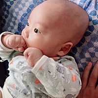 在圈子里见多了孕妈以及宝妈们和婆婆以及老公为产检费，生娃费，月子开销撕逼。遇到一个懂你的人，无需...