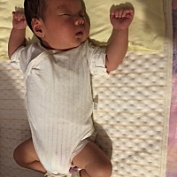 因为第一胎莫名其妙葡萄胎，所以第二胎从一怀孕就特别忐忑。八周之前老怕没胎心胎芽，变回噩梦般的葡萄...