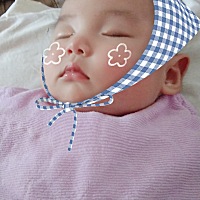 宝宝都一过都快两个月了，每天都是吃了睡，睡了吃，宝妈们，你们的宝宝也这样吗