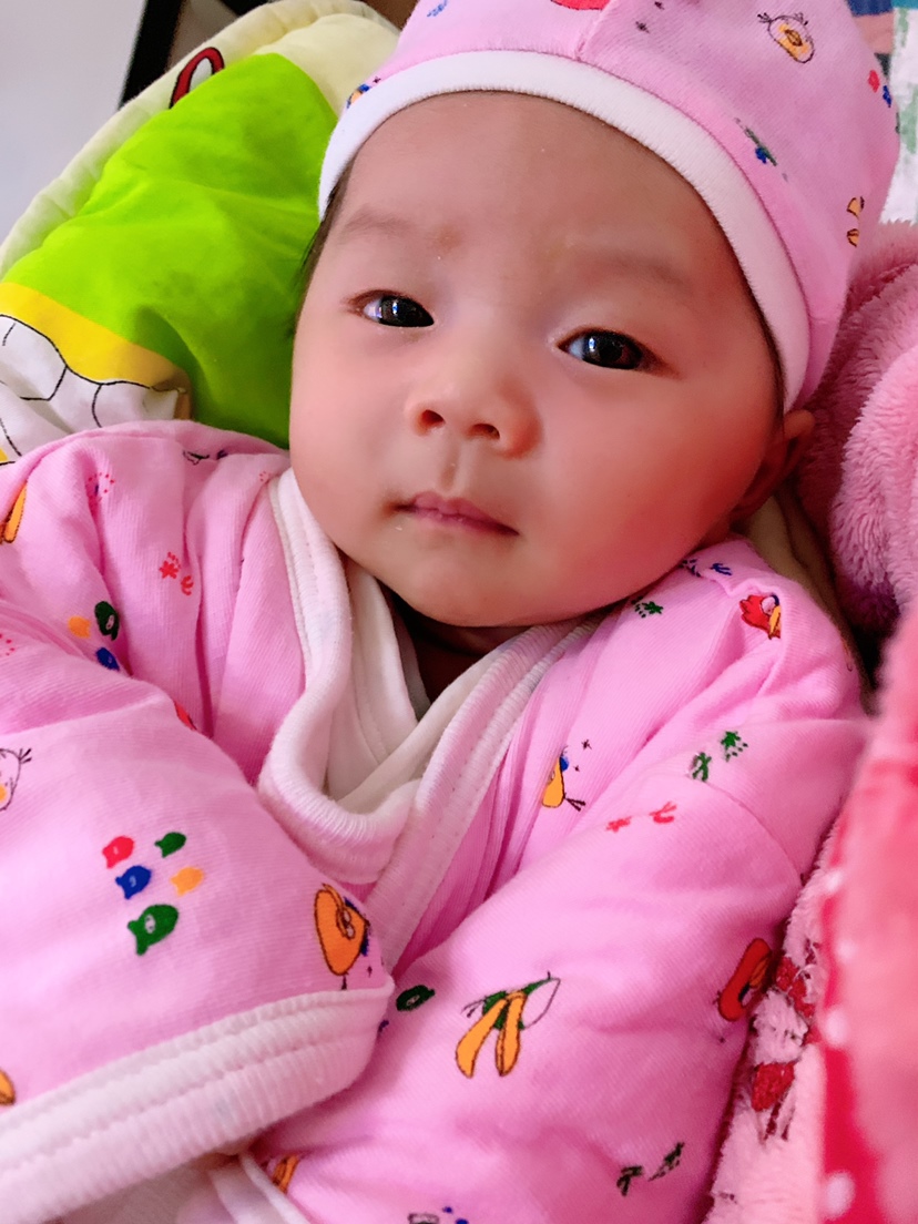胖嘟嘟的，脸变圆了