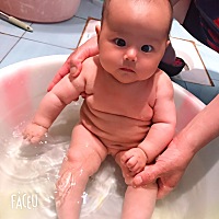 生完宝宝4个月了，一直出虚汗，有类似的宝妈吗