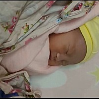 84天了，经过不停喝奶，终于变成了一个白胖子~