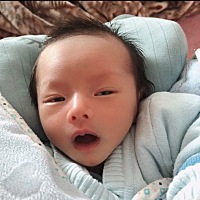 臭小子一天一个样，天生的发型设计，妈妈只能说一句，你出生真丑，哈哈，妈妈的小睿凡，爱你