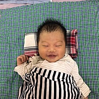 今天出月子了，去买衣服，二尺一的裤子、裙子居然能穿上了，挺开心的。孕前108斤，生前126斤，月子第20...
