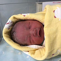 6月11日凌晨3点去的医院，做完检查开了4指，打了无痛睡了一觉6点30医生说帮我助产，期间真的痛的死去活...