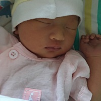 一个5.3斤一个5.1斤，还没母乳。暂时没有黄疸，一切顺利，