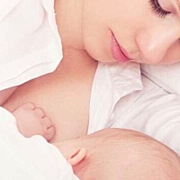 总觉得宝宝没吃饱，小婴儿又不会讲话，怎么办啊？ 宝宝虽然不会讲话，但如果爸妈细心观察，就不成问题啦...