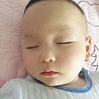 2019.08.31号的🐷宝宝，身高76，体重17斤，哎，七个多月就有17.3，八个多月打预防针发烧，接着又幼儿...