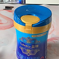 那款奶粉好些！这款奶粉从宝宝戒完母乳后就一直喝这款“美赞臣•蓝臻”可是肚子就没好清楚过……反反复...