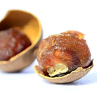 气血不足即中医学中的气虚和血虚。女性如果气血不足，不仅会影响到自身的形象，长时间下去，也会导致内...