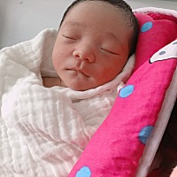 6月19日去开会，刚进电梯开始漏羊水，当天下午住院观察，晚上查宫口两指松，说晚上一定会生，结果到第二...