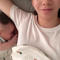 发现这女人啊 只要生了孩子 带宝宝的这段时间 再怎么打扮都透漏出一股子疲惫和堂客们的味 只能靠美颜来...