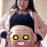 自己在家拍的满月照