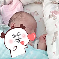 40w➕4天，宝宝终于出生了。o(∩_∩)o 由于一直到预产期了都没发动的动静，超过预产期了也没发动，两次...