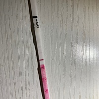 姐妹们，请帮看看这是怀孕的吗？