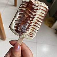 孕妇一个人在家偷吃，一个夏天了老公婆婆都不让我吃，今天一个人在家过过瘾😄