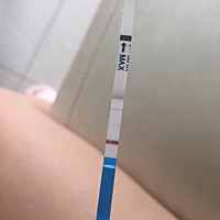 大家帮我看看，这是我的错觉吗？怎么感觉一深一浅两条杆啊？ 大姨妈推迟三天测的（不是晨尿） 我的一胎...