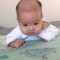 迷迷糊糊就吃，清醒的时候就只吃奶粉，越不吃母乳越少怎么办？有一样的情况吗？怎么解决的