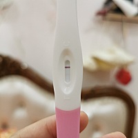 月经6.6日，一般会提前5天或者6天，吃了晚饭走到药店买了一个来验，老公说看起来很淡很淡一根，像有了，...