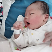 为母则强。 6月25日6:25分顺产乔治一枚   7.16斤🥰 妈妈曾经也是女孩  妈妈也爱美   但宝宝很乖很听话...