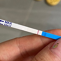 刚测看不见，过来好久我又翻出来看看觉得好像是有一条浅浅的印，你们觉得是吗？  上个月月经是6月10日...