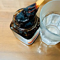 从我来大姨妈开始，就开始痛经，我妈妈担心我以后不孕不育。找了老中医给我调理，喝了三年的中药，一点...