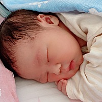 大宝才一岁半，小宝还没出生的时候心想要爱大宝多一点，现在在坐月子，大宝只要吵闹了，总会忍不住的吼...