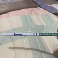 同房7天早上用晨尿测了一根如图有意念灰，又测了一根没有 刚刚看意念灰又消失了 再测如图3没有 是怎么回...