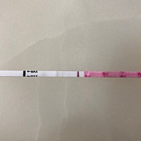 姨妈推迟9天 这是怀了没？颜色咋不深 ，会每天加深吗？还是？