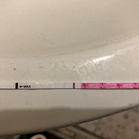 今天早上测的，印子就是浅了些，上月今天是六号来事，每次来事都提前一天，这个月跟来事似的每天都有肚...