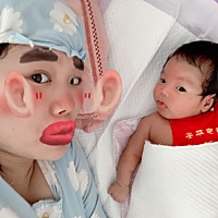 我是一个有感情的喂奶机器 除了喂奶 这一个月子宝宝几乎都跟着婆婆 婆婆说怕我累着 她闹我睡不成 害怕我...