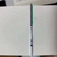 29排卵日同房，然后今天一直肚子疼像大姨妈要来的感觉，然后测一下发现有点灰应该是，我眼睛都看花了，...